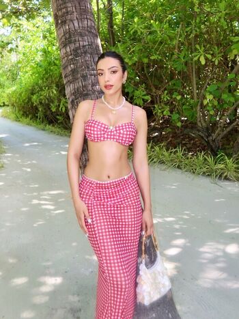 Full leaked Hitakshi private photo