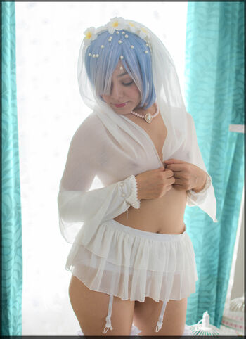 Full leaked Hitomi locks private photo
