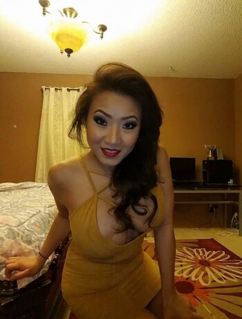 Full leaked Hmong milf private photo