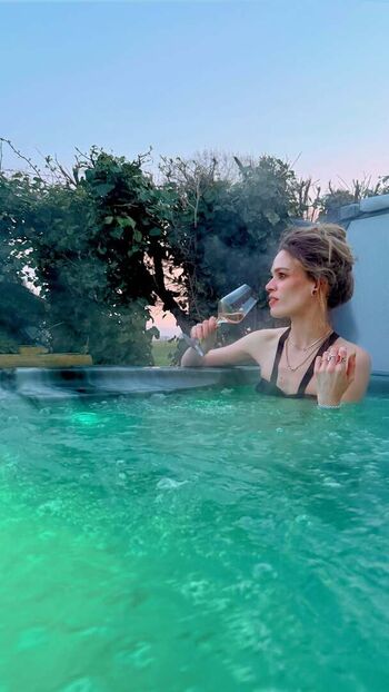 Full leaked Hollie bennett private onlyfans photo