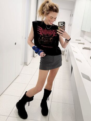 Full leaked Hollie bennett private photo