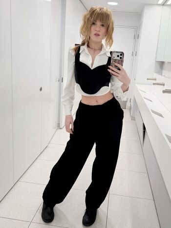 Full leaked Hollie bennett private photo