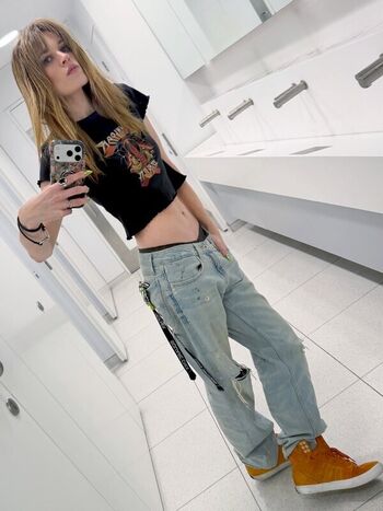 Full leaked Hollie bennett private photo