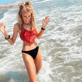 Full leaked Hollie bennett private photo