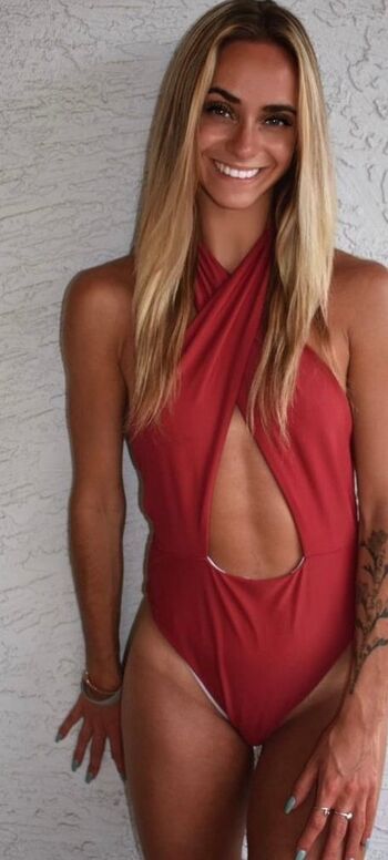 Full leaked Holly blowers private photo