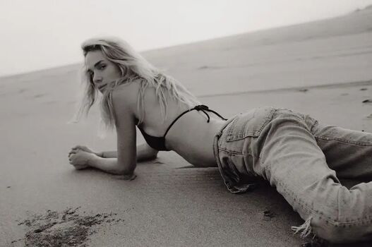 Full leaked Holly graves private photo