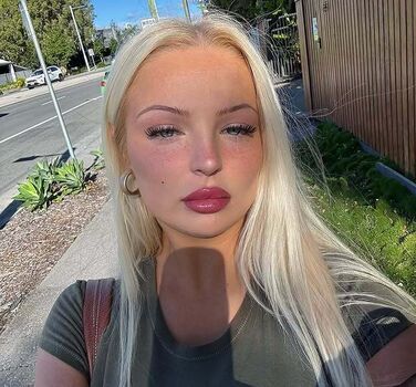 Full leaked Holly harrington private photo