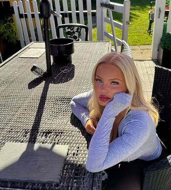 Full leaked Holly harrington private photo