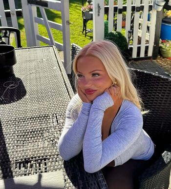 Full leaked Holly harrington private photo