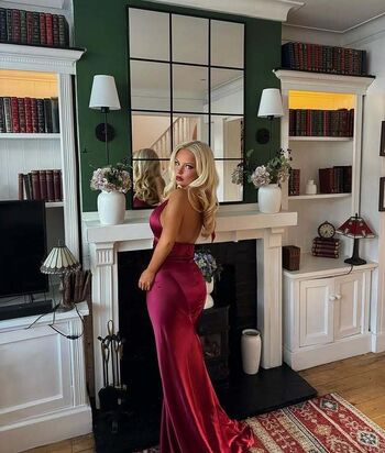 Full leaked Holly harrington private photo