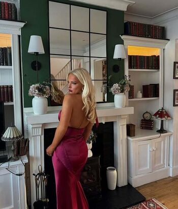 Full leaked Holly harrington private photo
