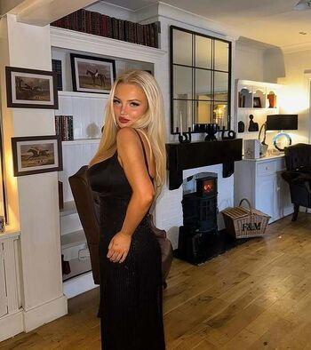 Full leaked Holly harrington private photo