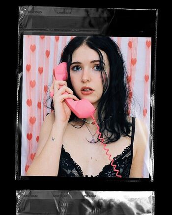 Holly Laing