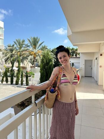 Full leaked Holly laing private photo