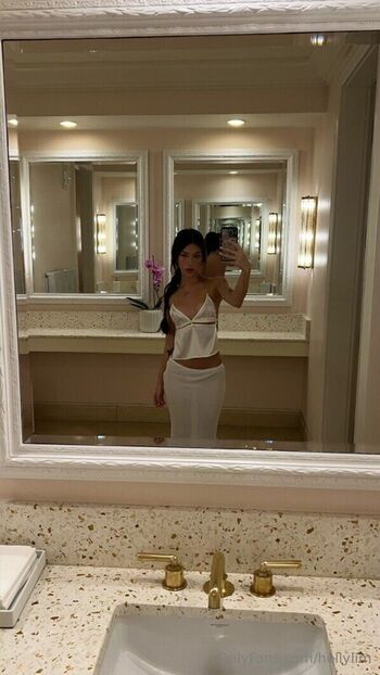 Full leaked Holly lim private photo