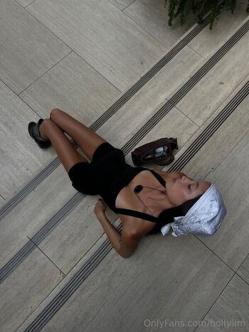 Full leaked Holly lim private photo