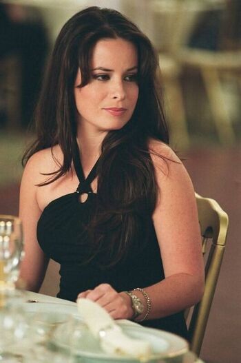 Full leaked Holly marie combs private photo