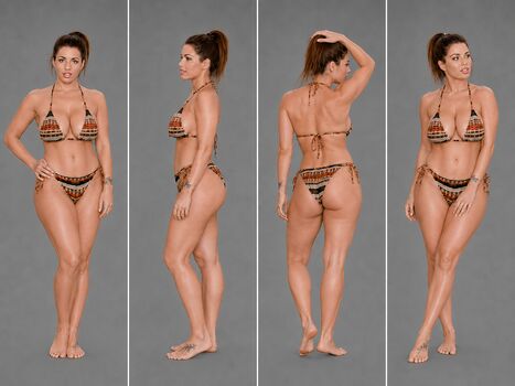 Full leaked Holly peers private photo