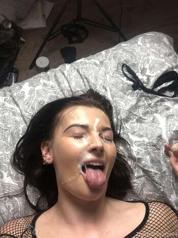 Full leaked Holly quinn private photo