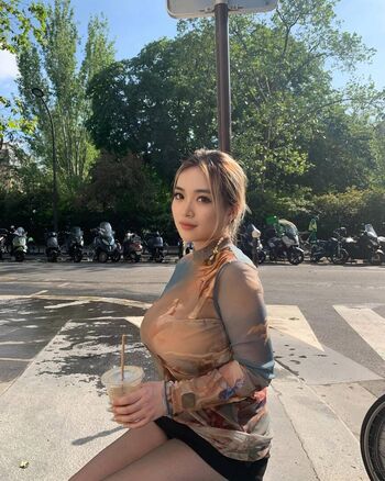 Full leaked Holly shu page private onlyfans photo