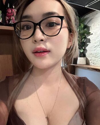 Full leaked Holly shu page private onlyfans photo