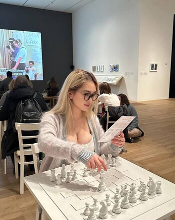 Full leaked Holly shu page private onlyfans photo