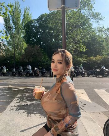 Full leaked Holly shu page private onlyfans photo