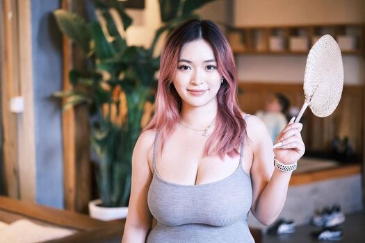 Full leaked Holly shu page private onlyfans photo