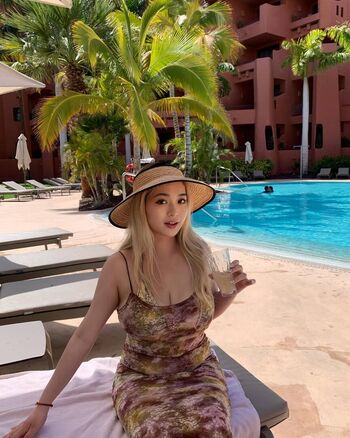 Full leaked Holly shu private onlyfans photo