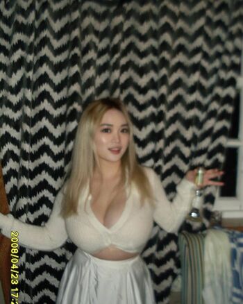Full leaked Holly shu private onlyfans photo