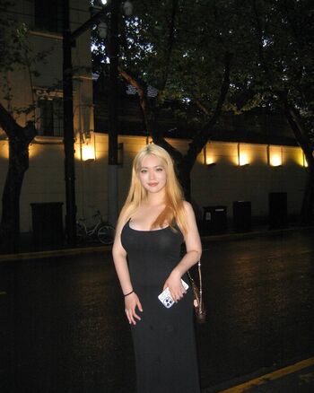 Full leaked Holly shu private onlyfans photo