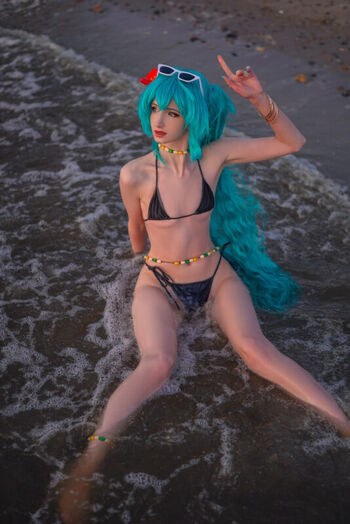 Full leaked Holly white private photo