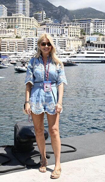 Full leaked Holly willoughby page private photo