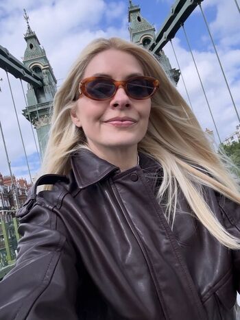 Full leaked Holly willoughby private photo