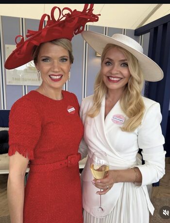 Full leaked Holly willoughby page private photo