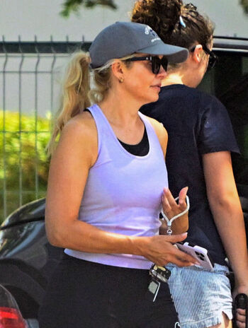 Full leaked Holly willoughby private photo