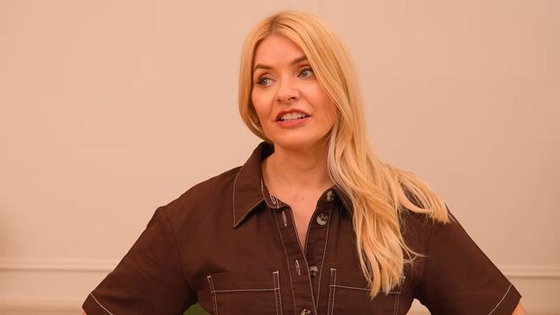 Full leaked Holly willoughby page private photo