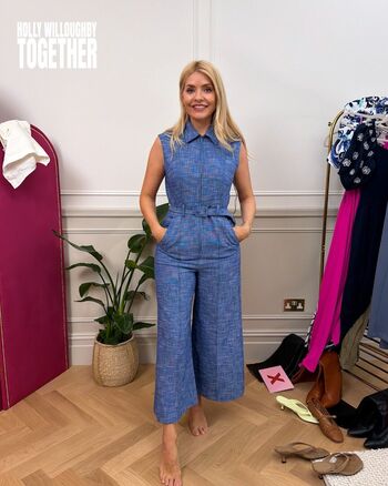 Full leaked Holly willoughby page private photo