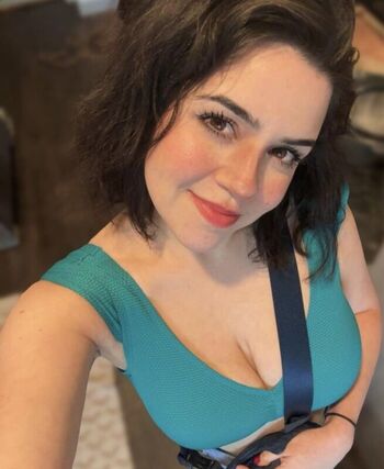 Full leaked Hollyharper private photo