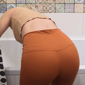 Full leaked Homemaking page private onlyfans photo