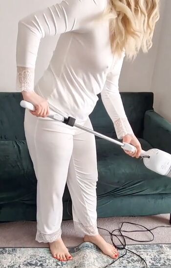 Full leaked Homemaking private photo