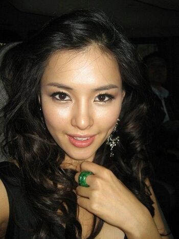 Honey Lee