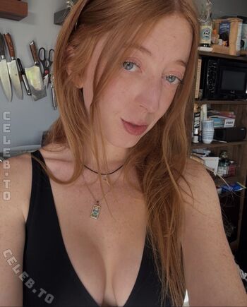 Full leaked Honeybearwaifu private onlyfans photo