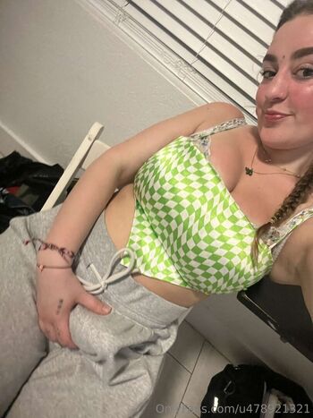 Full leaked Honeybigmeat private photo