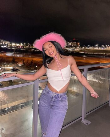 Full leaked Honeylawrie private onlyfans photo