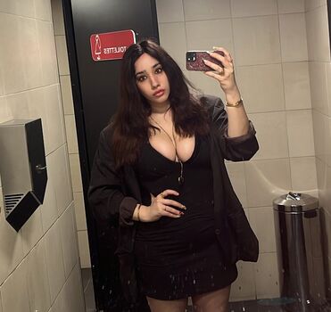 Full leaked Honeymoonblvrdd private onlyfans photo