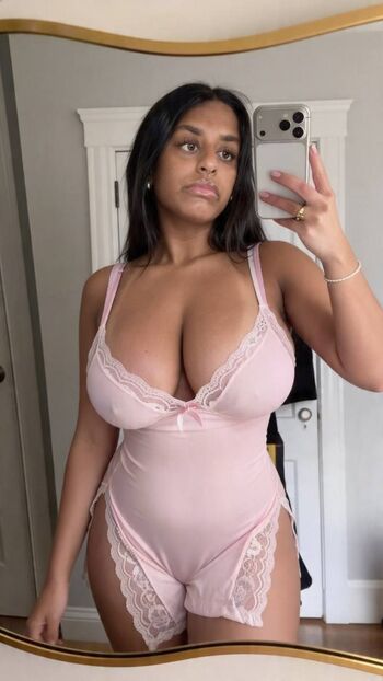 Full leaked Honeypot private photo