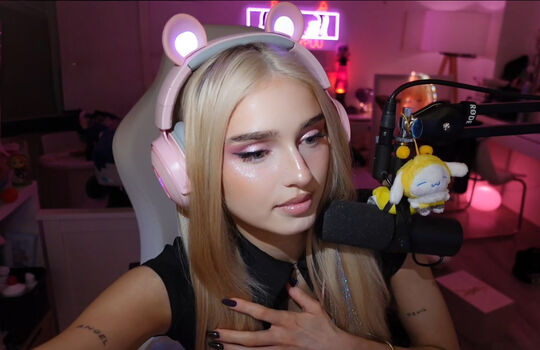 Full leaked Honeypuu  page private onlyfans photo