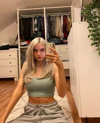 Full leaked Honeypuu  page private onlyfans photo