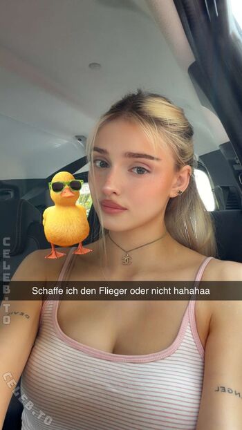 Full leaked Honeypuu page private photo